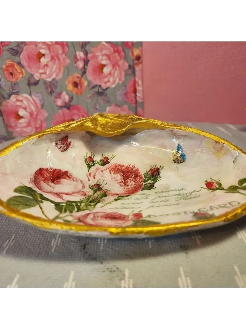 DECOUPAGE CLAM SHELL DECOUPAGE ROSES 🌹 ON A CLAM SHELL TRINKET DISH